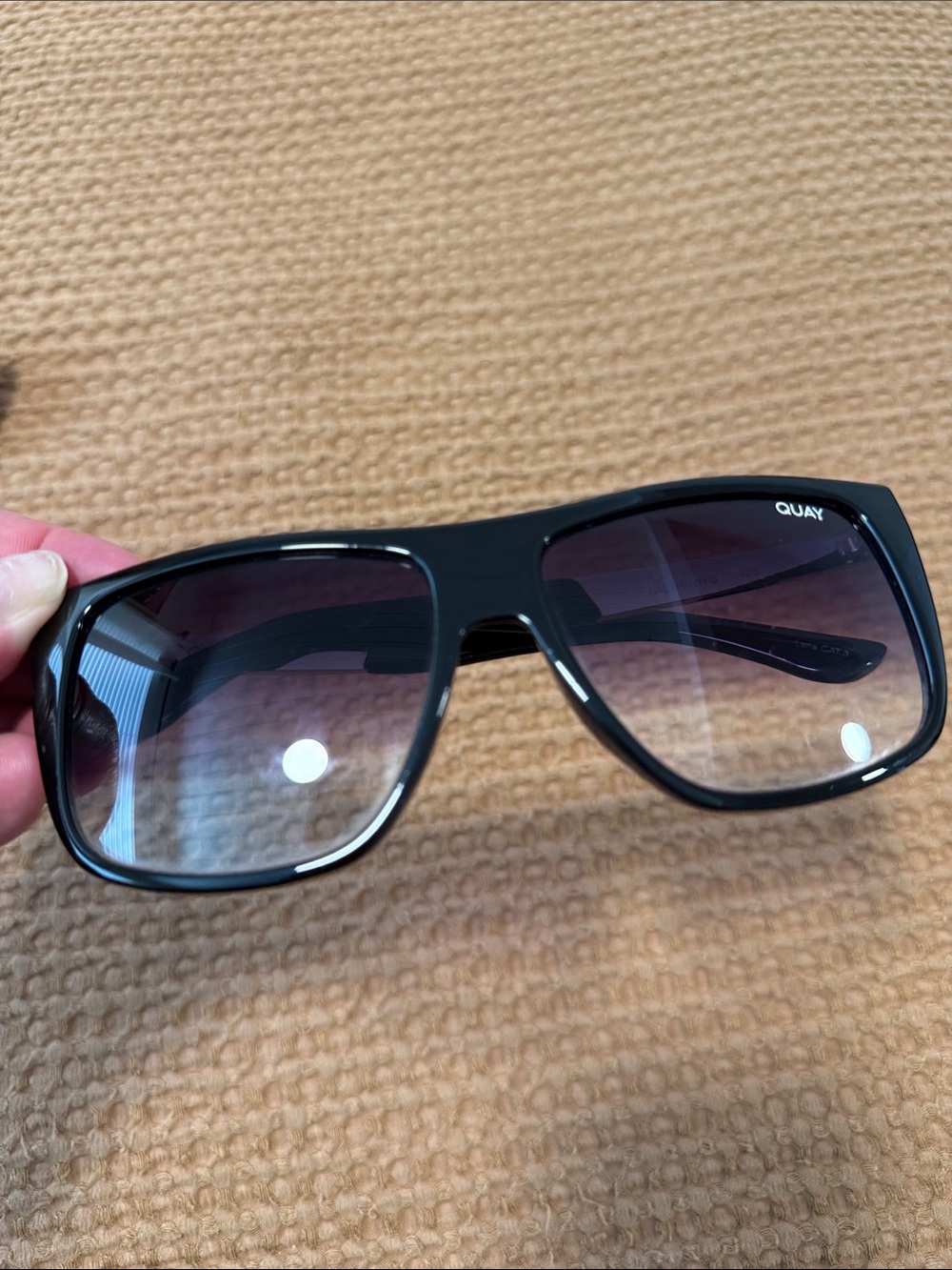 Quay Australia Black Sunglasses with Gradient Smoke Lenses - Picture 3 of 5